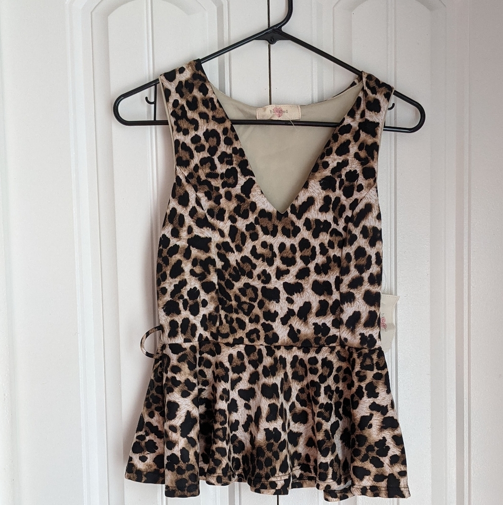 blushed Women's Sleeveless Top/Blouse Animal Print Size  L *NEW*